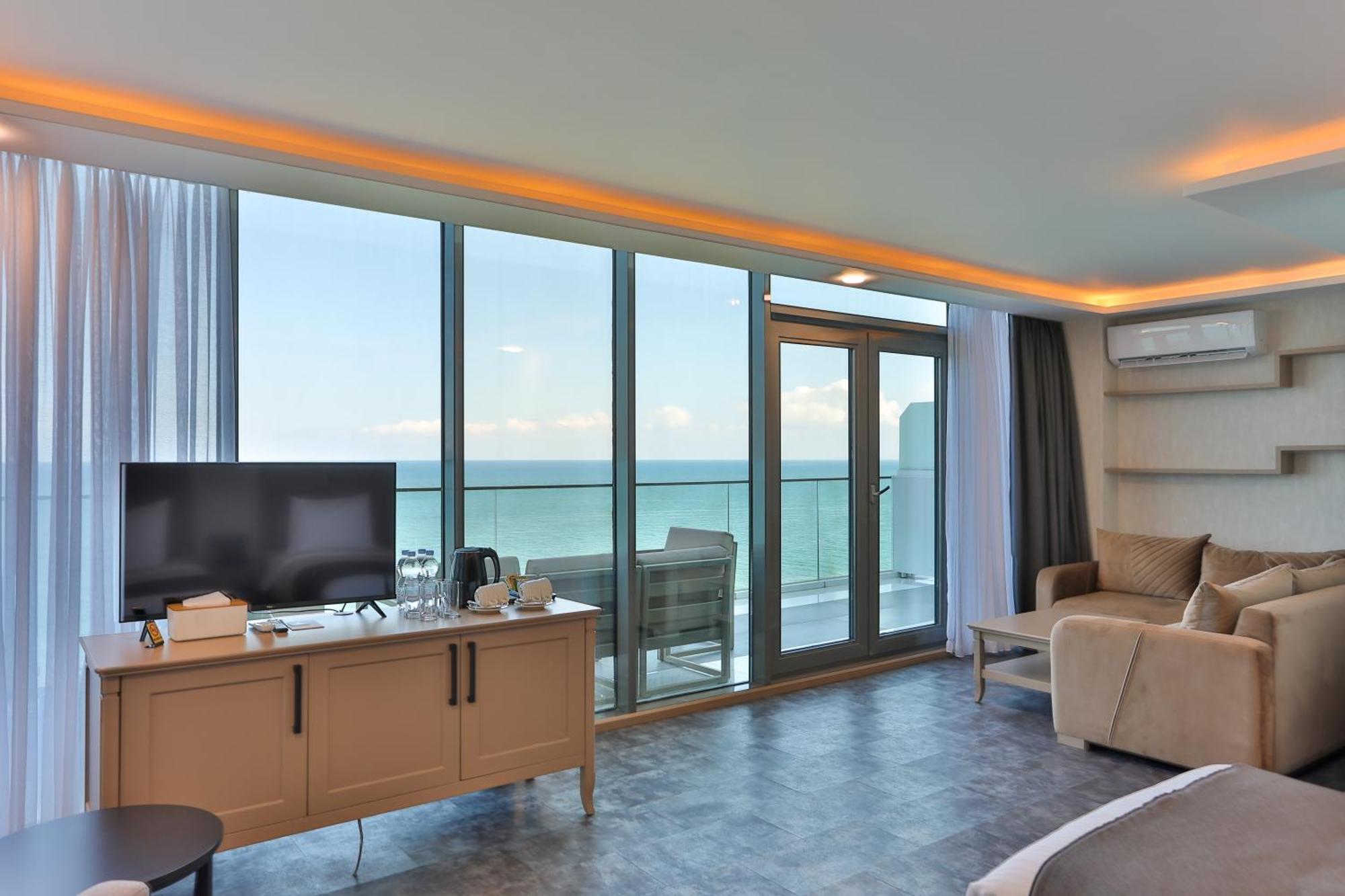 Batumi View Luxury Hotel Exterior photo